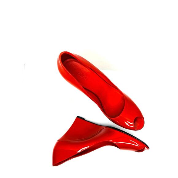 Gucci Red Patent Leather Peep Toe Wedge Sandals heels Size 9B Made in Italy - Picture 6 of 9
